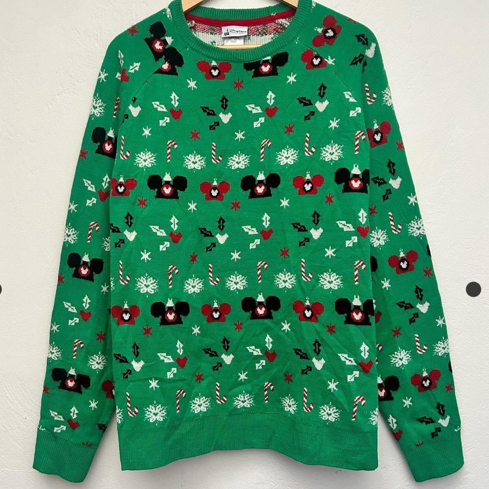 Unisex Christmas sweater size medium